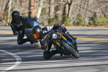 Când experiența pe motocicletă începe să lucreze împotriva ta!