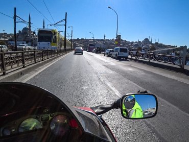 Turcia în trei săptămâni: Cu Hayabusa pe Podul Galata din Istanbul