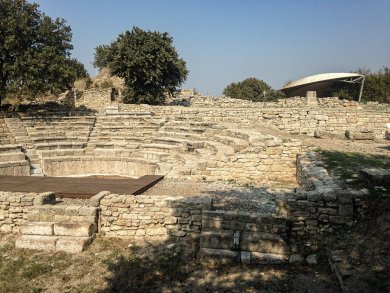 Troia antică: ruinele cetății: amfiteatru