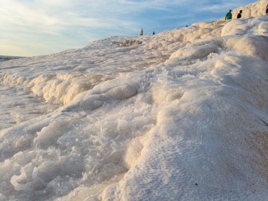 O seară la Pamukkale : apa calda