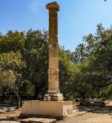 Vizită la Olympia antică: columna