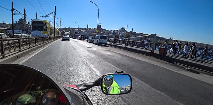 Cu motocicleta Suzuki Hayabusa pe Podul Galata Istanbul