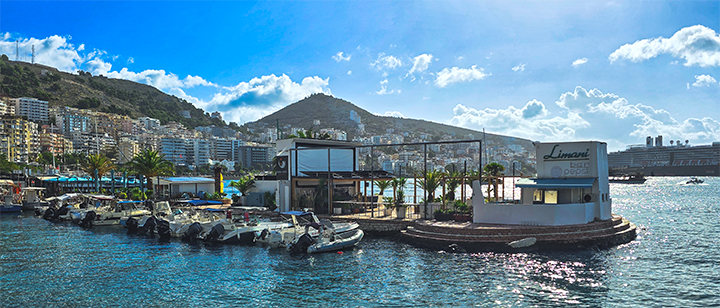 faleza din Saranda Albania
