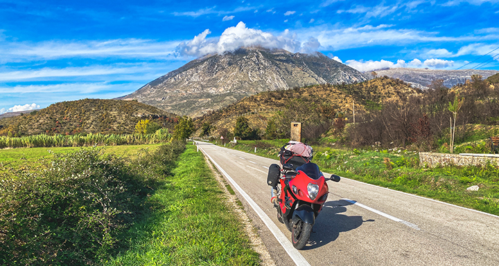 spre Saranda Albania